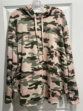 Honeyme Curvy Camo Lightweight Hoodie